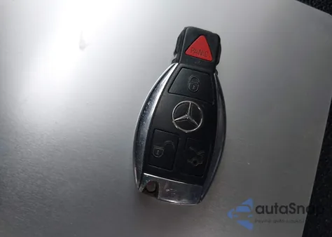 2018 Mercedes-Benz C 300 из США, поврежденный, VIN 55SWF4JBXJU254283